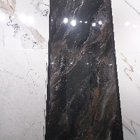 Укладка керамогранита, работа с различными типами плитки, включая керамогранит, плитку и мозаику