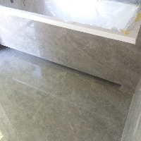 Точная работа с уровнями и выравниванием для обеспечения идеального результата, даже на сложных поверхностях